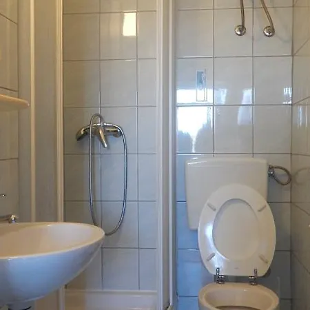 Apartment Ante *