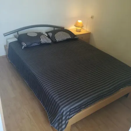 Apartment Ante *